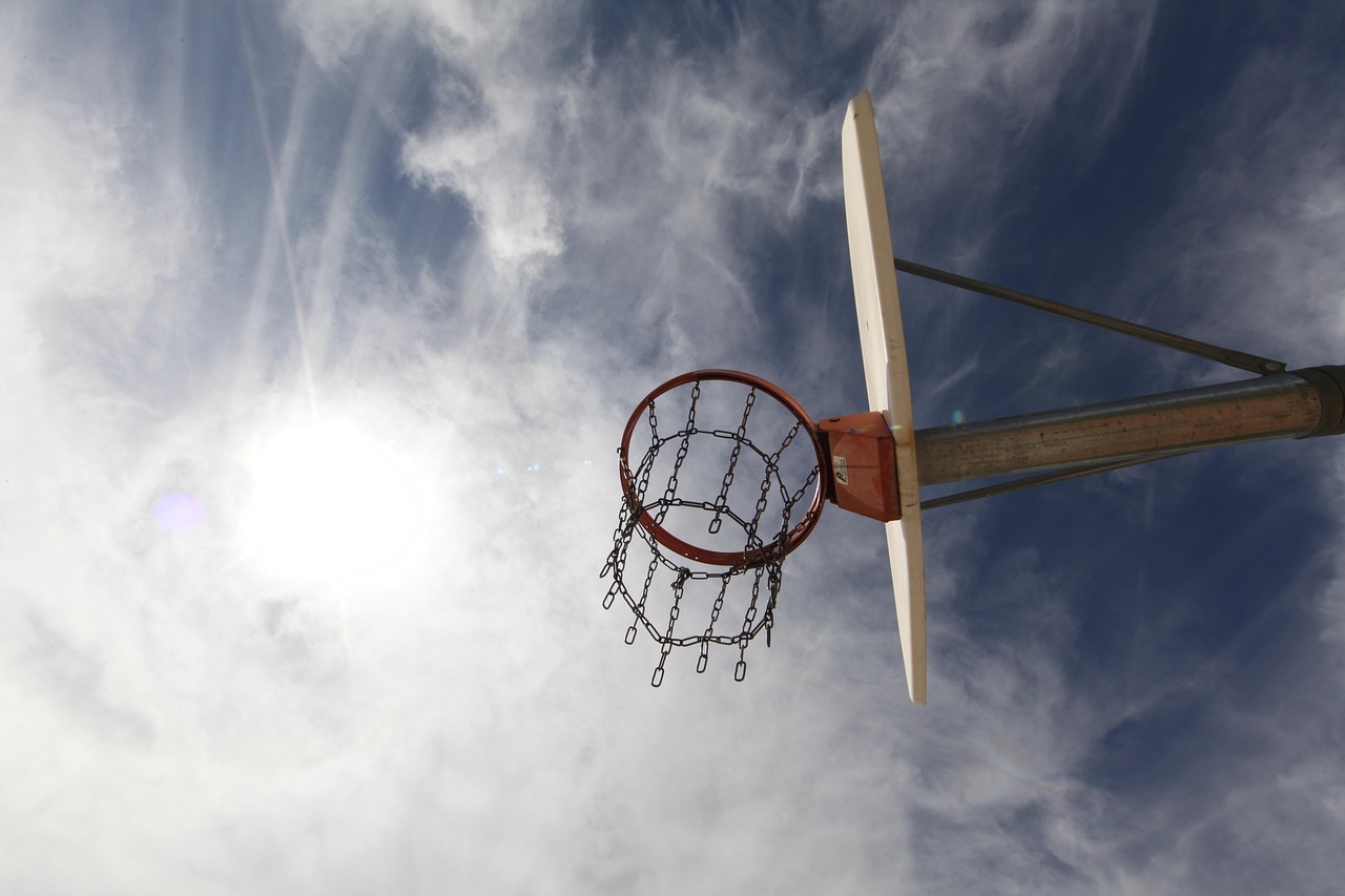 重温篮球热血瞬间，NBA比赛高清回放录像，体验极致篮球魅力
