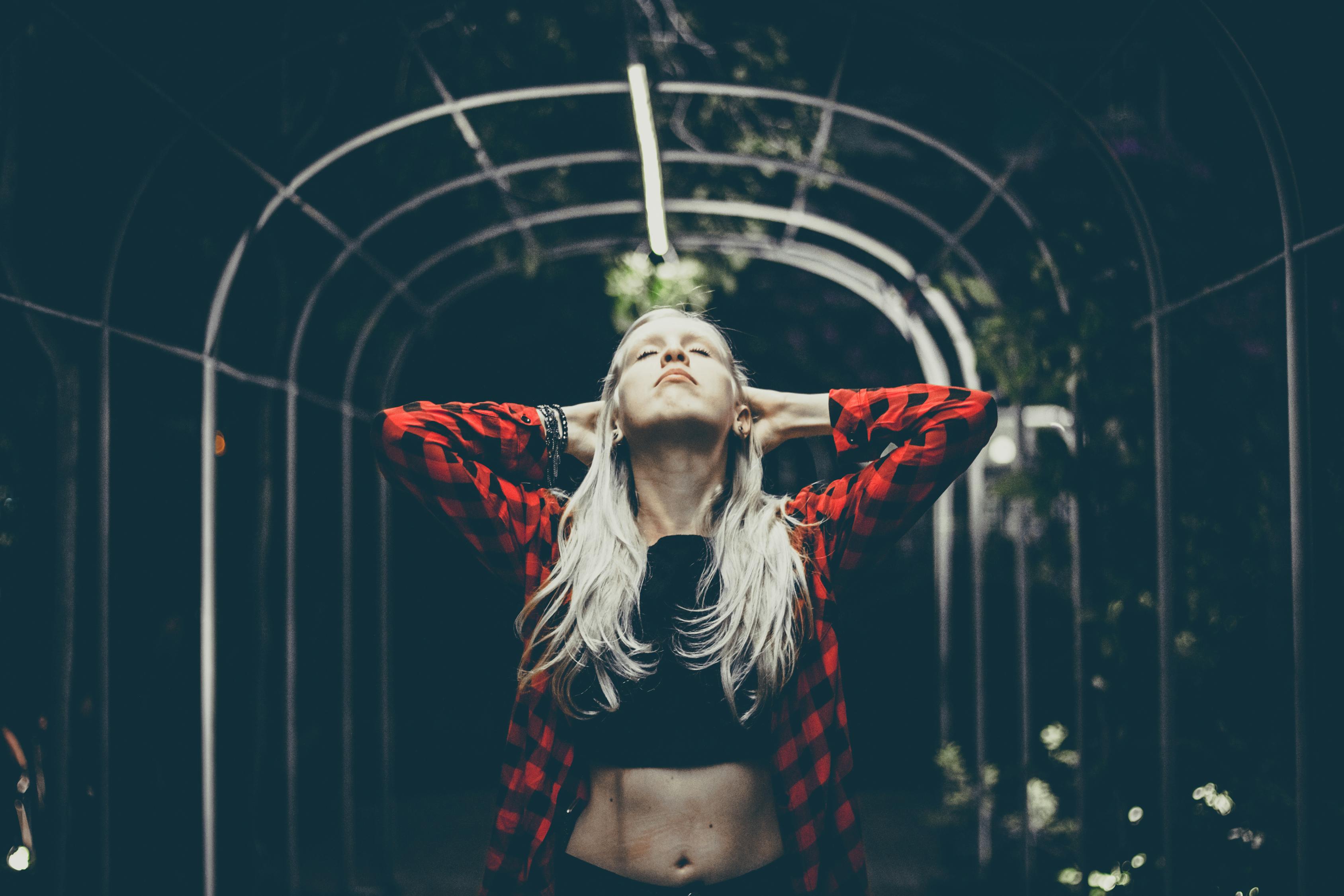 令人陶醉的动漫女性角色图片大赏，探索美丽动漫世界