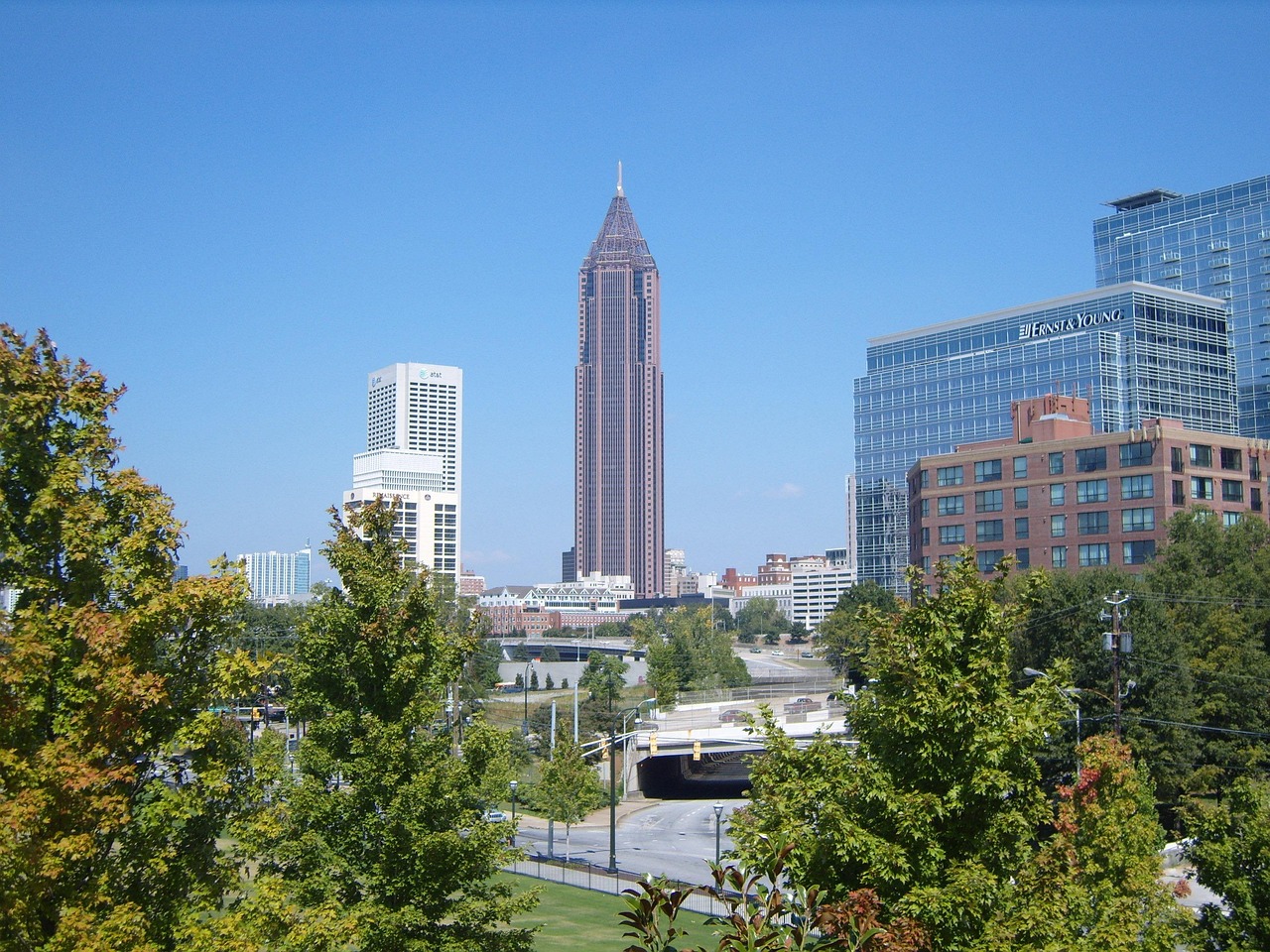 保靖房产市场趋势解析，热门楼盘与投资建议全攻略
