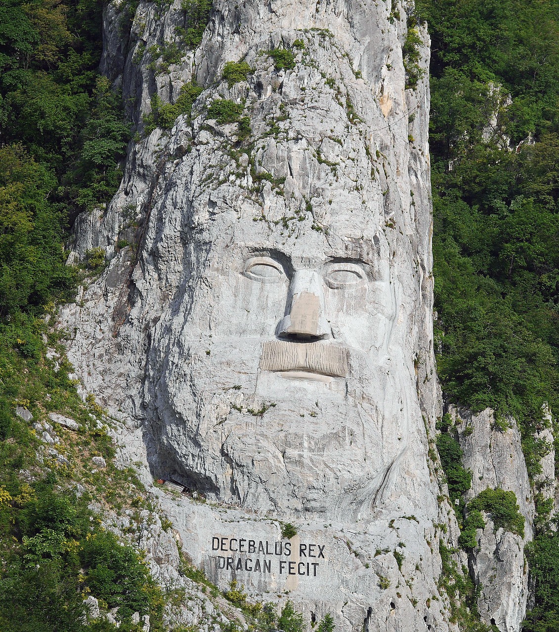 功勋动态，探索英雄之路，时代印记永铭刻