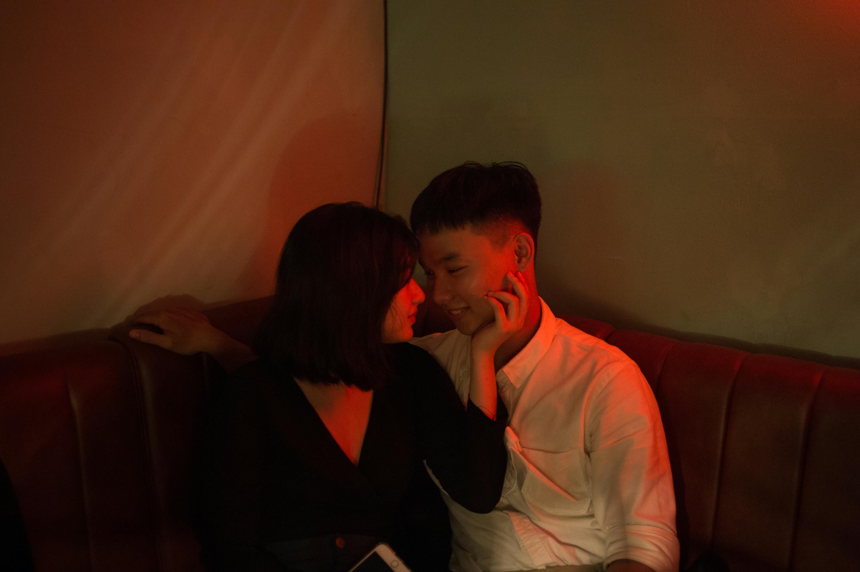 男明星腋毛，公众形象下的私密话题探讨
