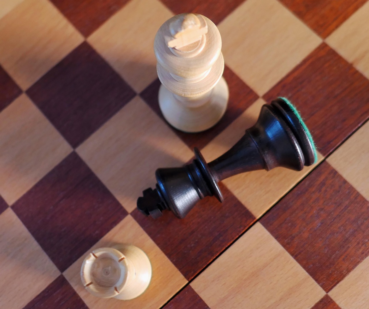 棋类比赛，策略与智慧的巅峰对决