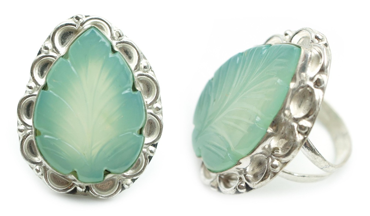 翡翠叶子价格的深度解析与影响因素探讨