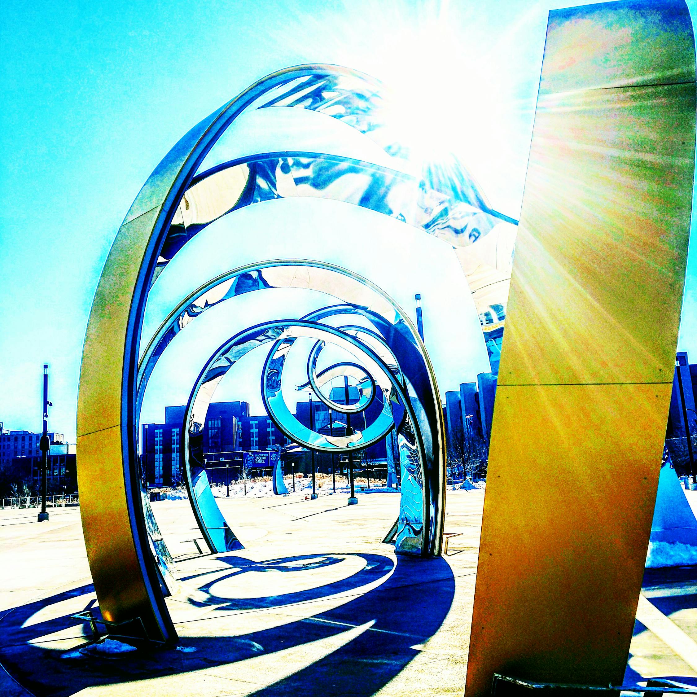 武汉新增捐赠，城市的力量，希望之光闪耀江城