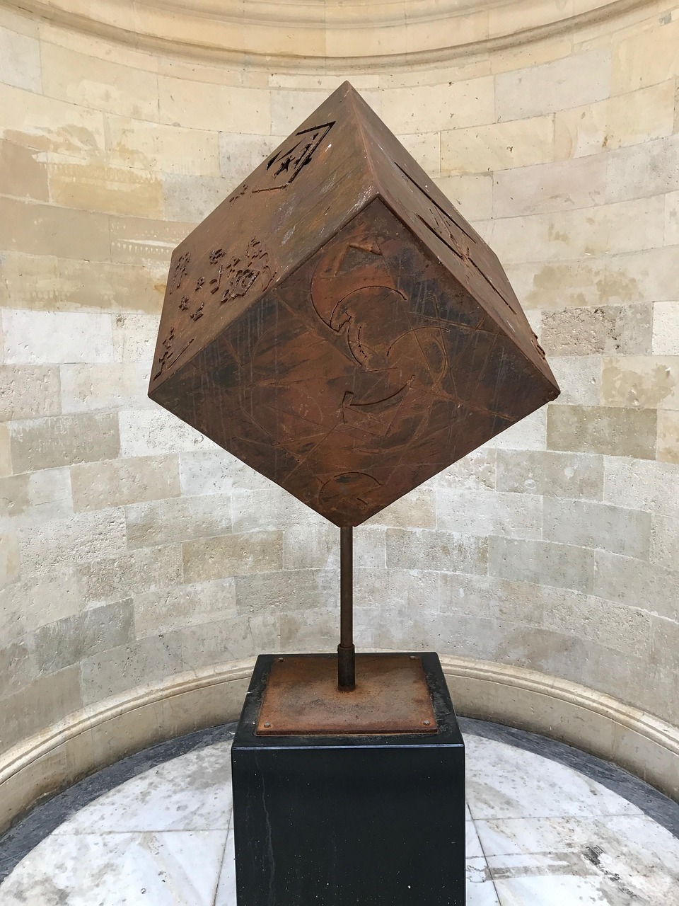 汉代陶罐,历史艺术价值与市场价格揭秘,附图片及价格参考