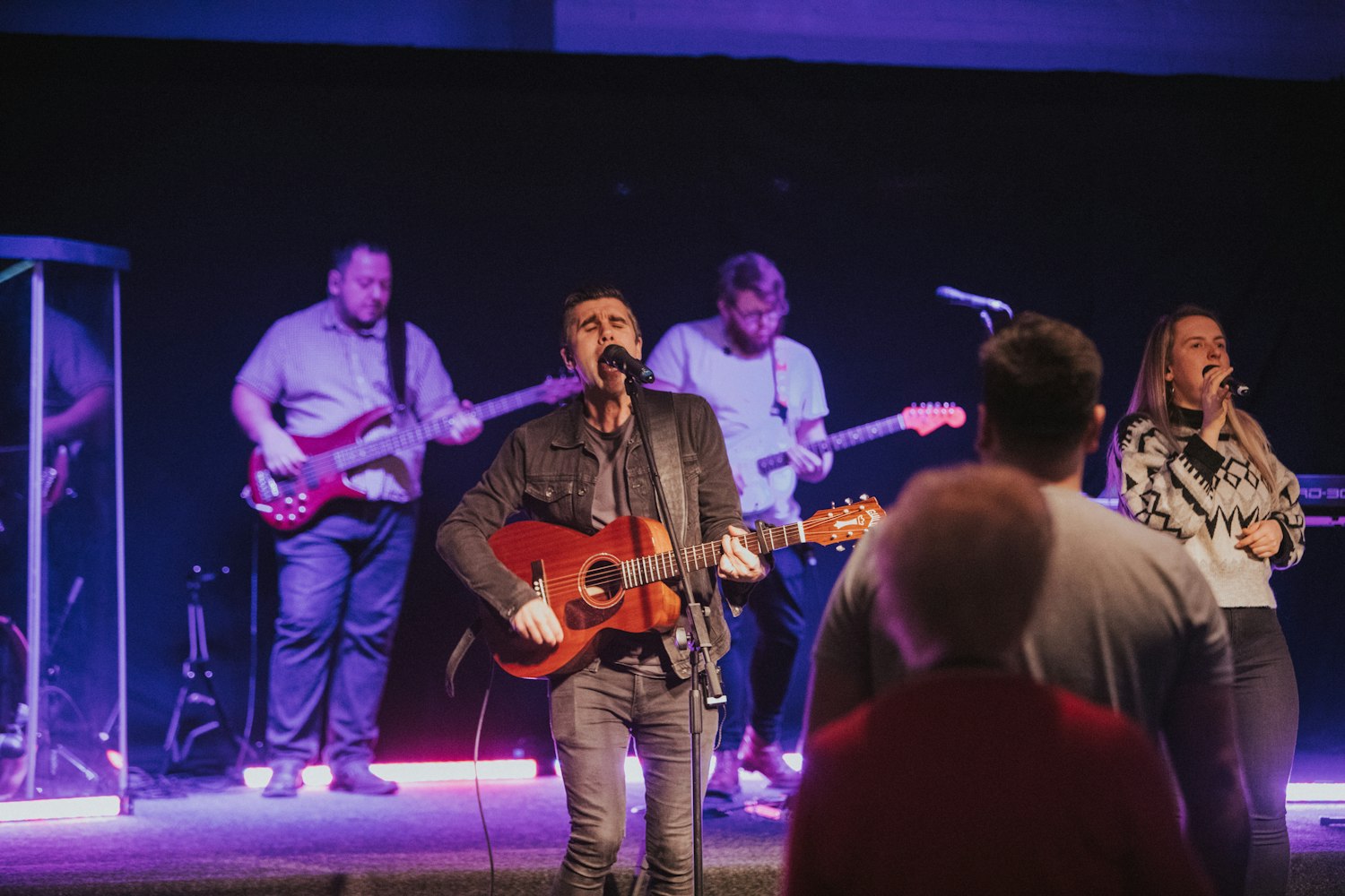 成龙主演的电影，经典与传奇的演绎之路