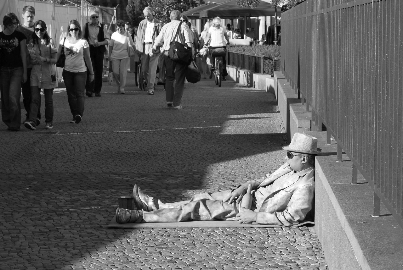 坠楼女婴最新通报，社会关注与救援行动同步进展，关注女婴最新情况