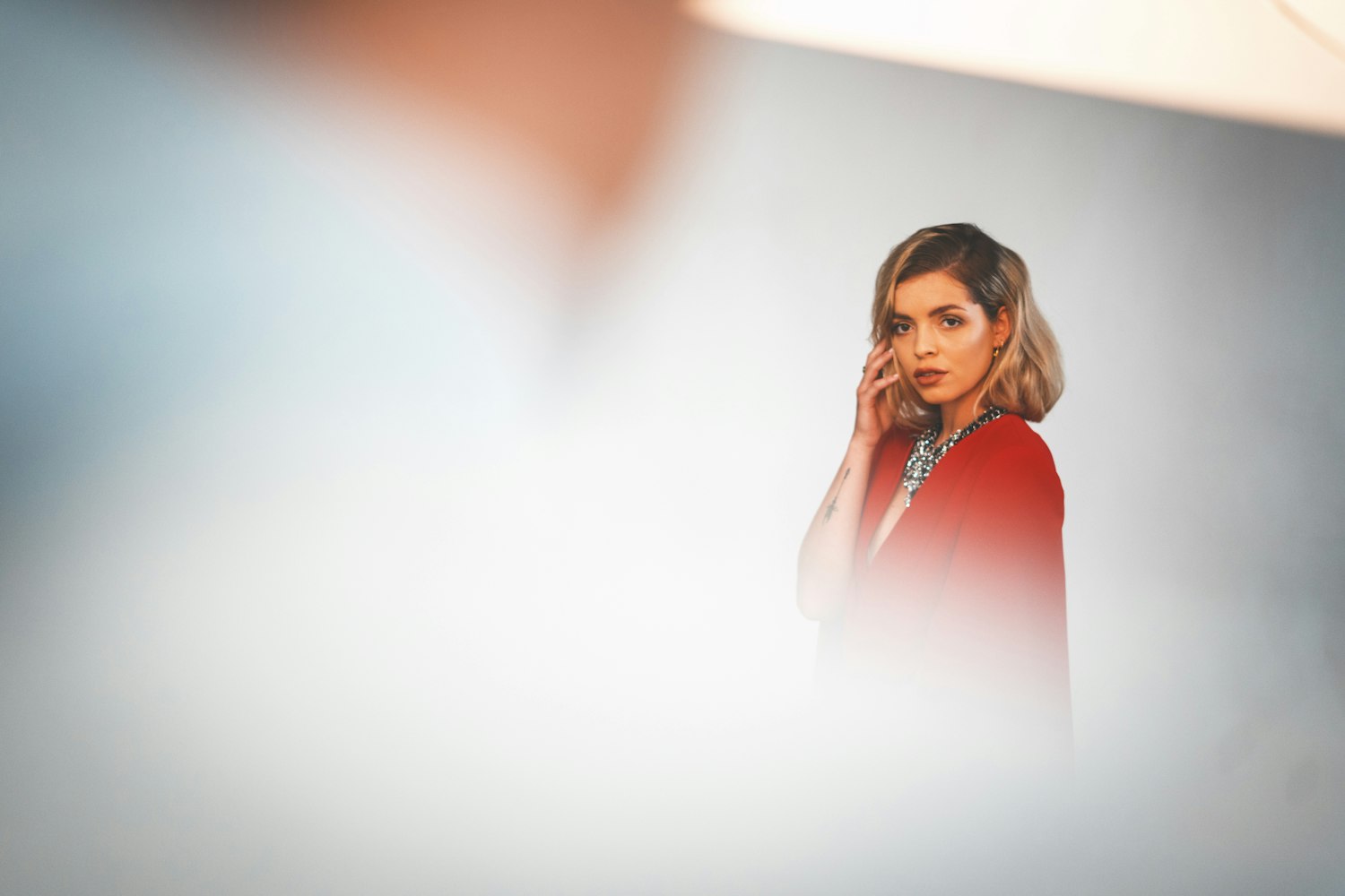 母爱之光下的自然之美，最新妈妈网哺乳照片展现生命之美