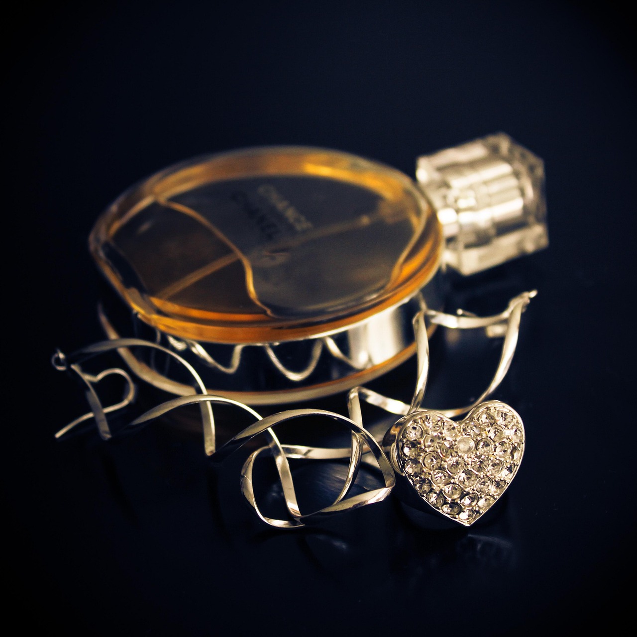 璀璨闪耀新宠，珠宝新款亮相引领时尚潮流